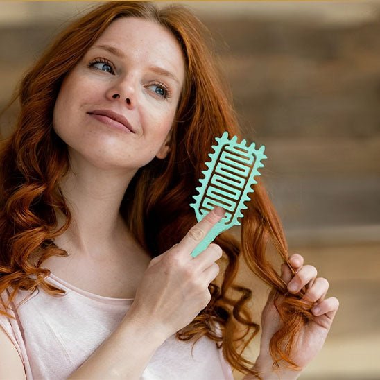 Brosse démêlante pour cheveux bouclés | NaturaBoucles - Coiffure et Style